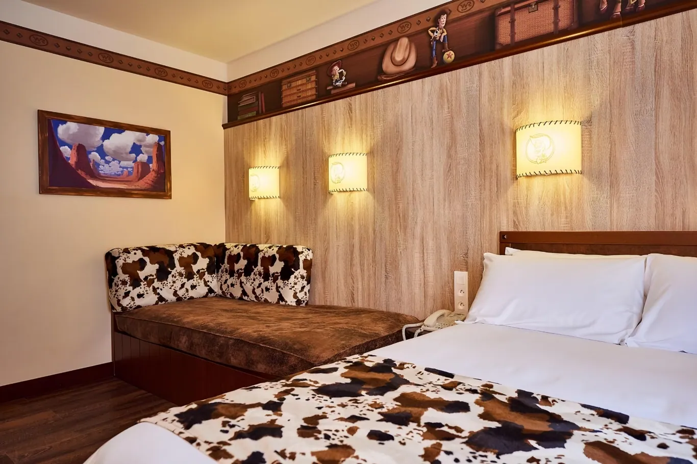 Hotelkamer met Toy Story accenten in Hotel Cheyenne