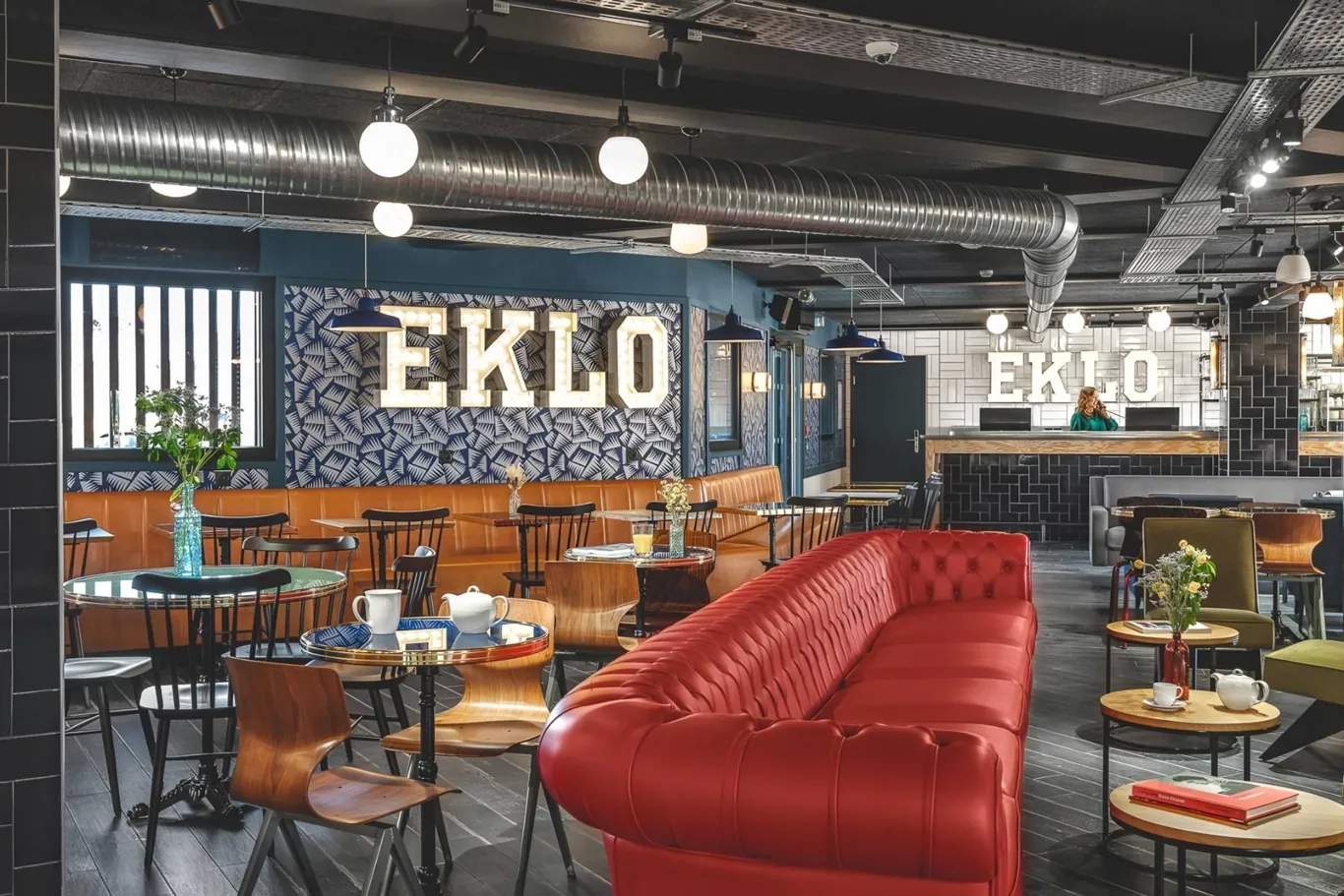 De eigentijdse lobby van Eklo Hotel