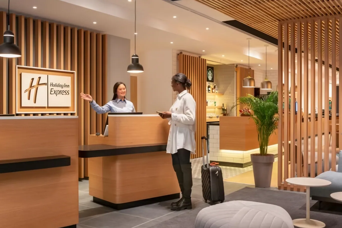 De moderne lobby van Holiday Inn Express