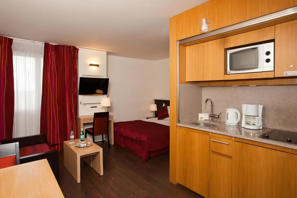 Een studio met eigen keuken in Residhome Val d'Europe