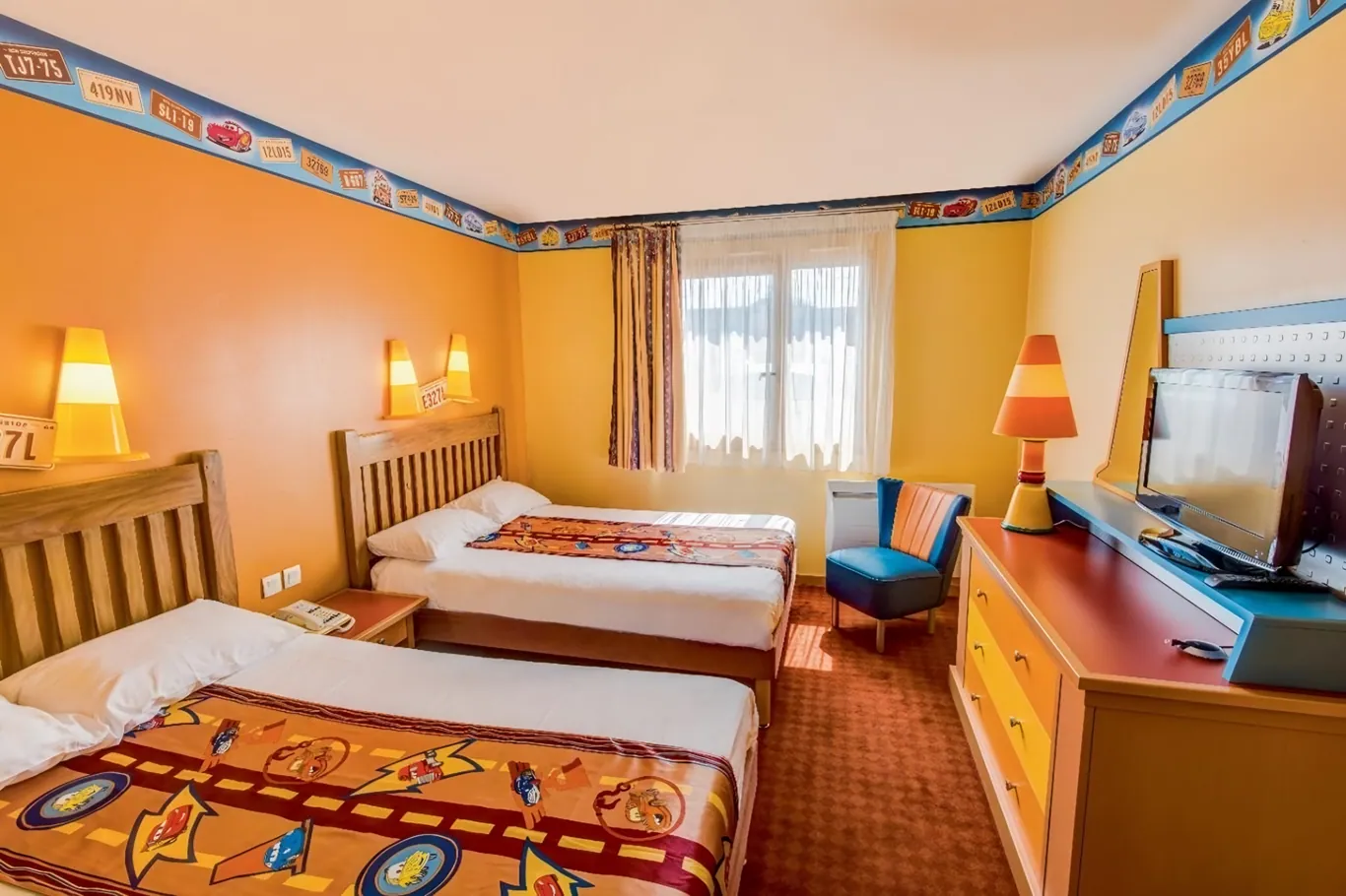Kamer met Cars thema in Hotel Santa Fe
