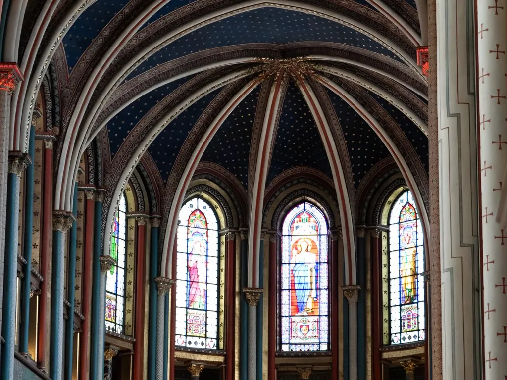 De wijk Saint-Germain-des-Prés met de klokkentoren van de kerk