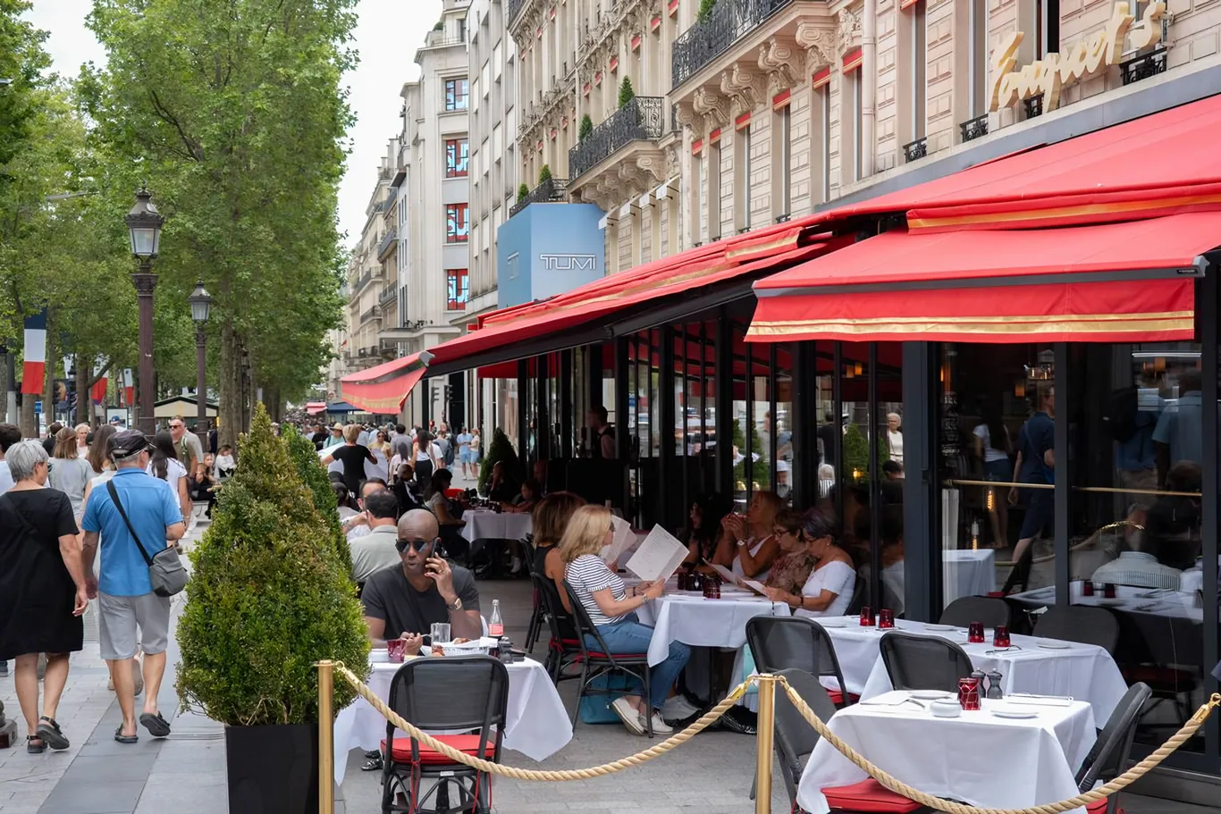 Restaurant Fouquet's aan de Champs Elysees in Parijs