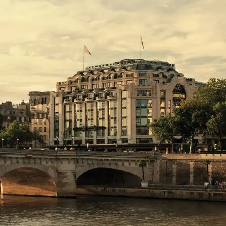 Cheval Blanc Paris in Parijs