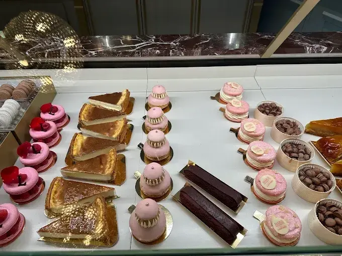 Ladurée Champs-Élysées