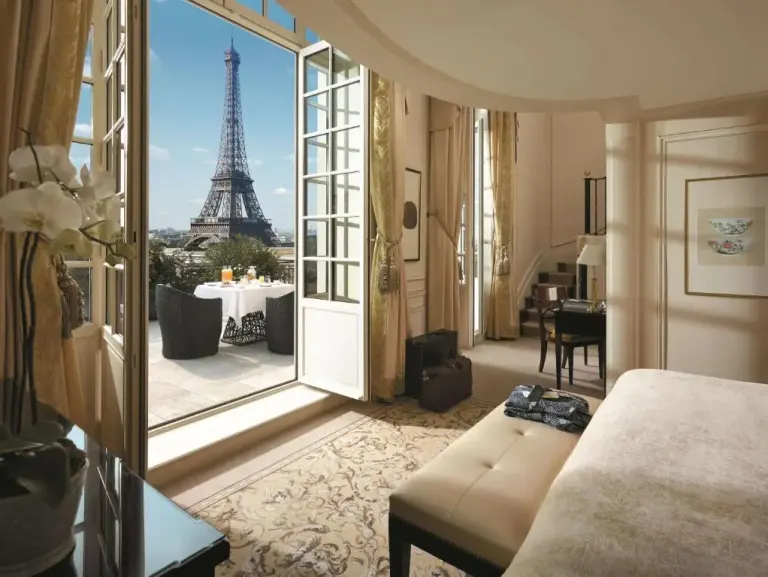 Shangri-La Paris in Parijs