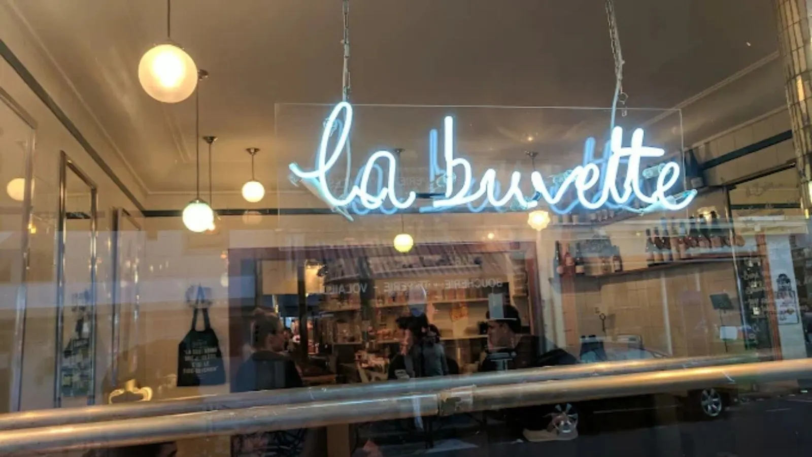 Voorgevel van La Buvette in het 11e