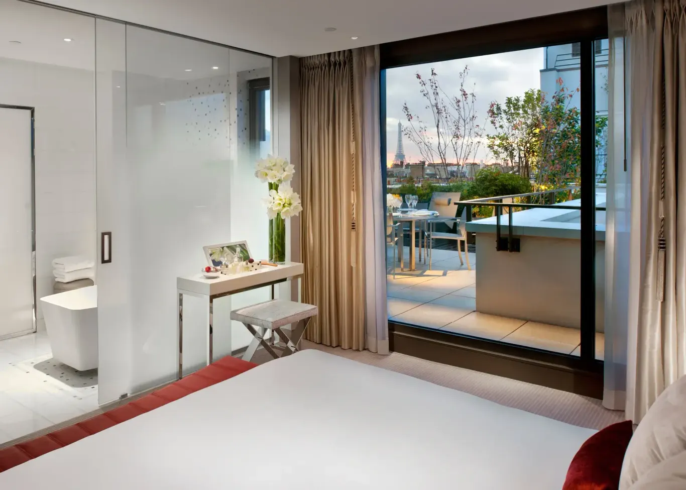 Suite met terras in Mandarin Oriental Paris, Parijs