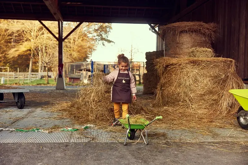 Kind op de boerderij