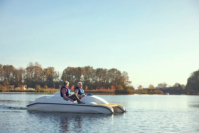 Waterfiets op het meer