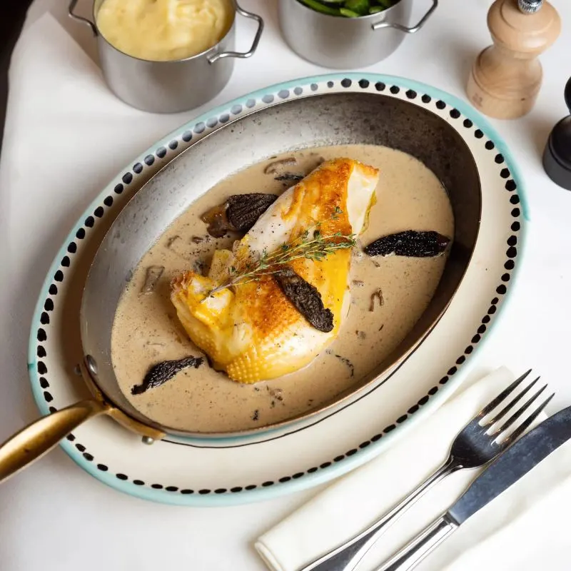 Visgerecht van de dag bij restaurant Biche in Parijs
