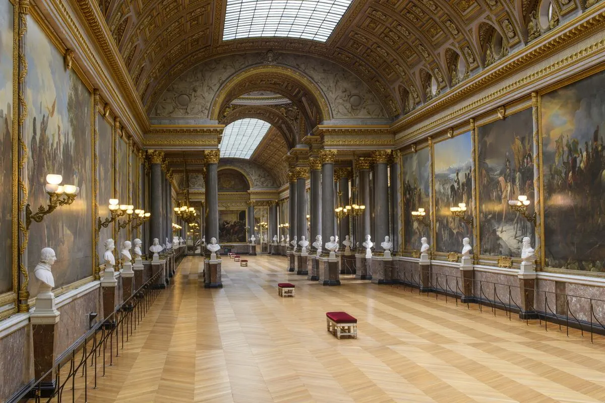 De Galerie des Batailles met monumentale schilderijen in Versailles