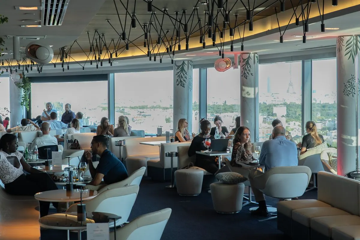 Skybar van Hotel Melia La Defense in Parijs