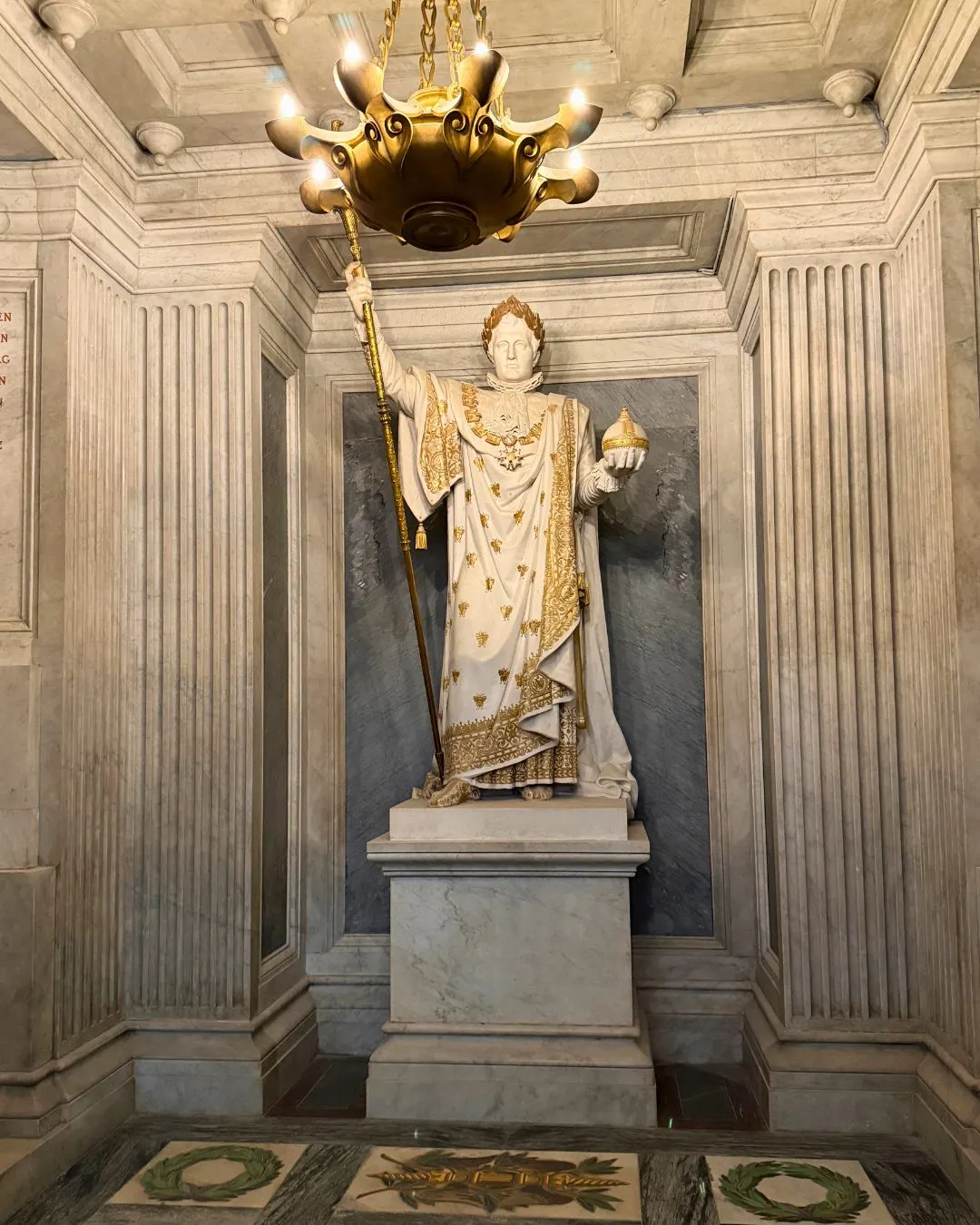 Standbeeld van Napoleon bij Les Invalides