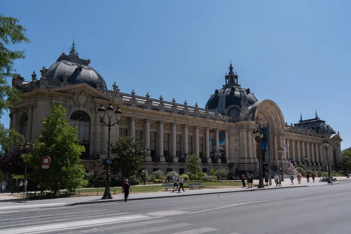 Het Petit Palais aan de Avenue Winston Churchill in Parijs
