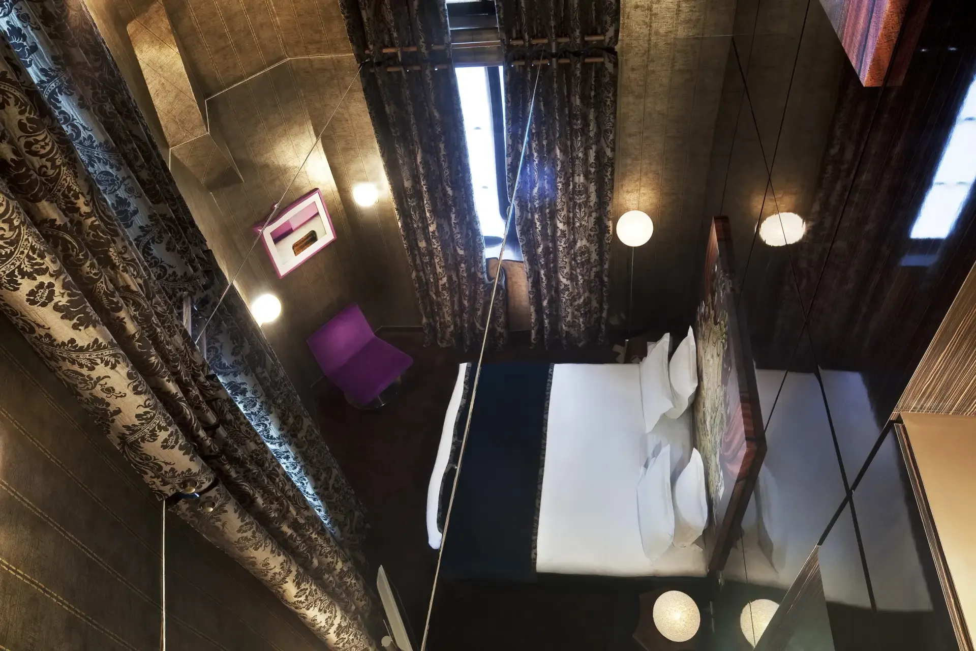 Hotel du Petit Moulin in Parijs, interieur