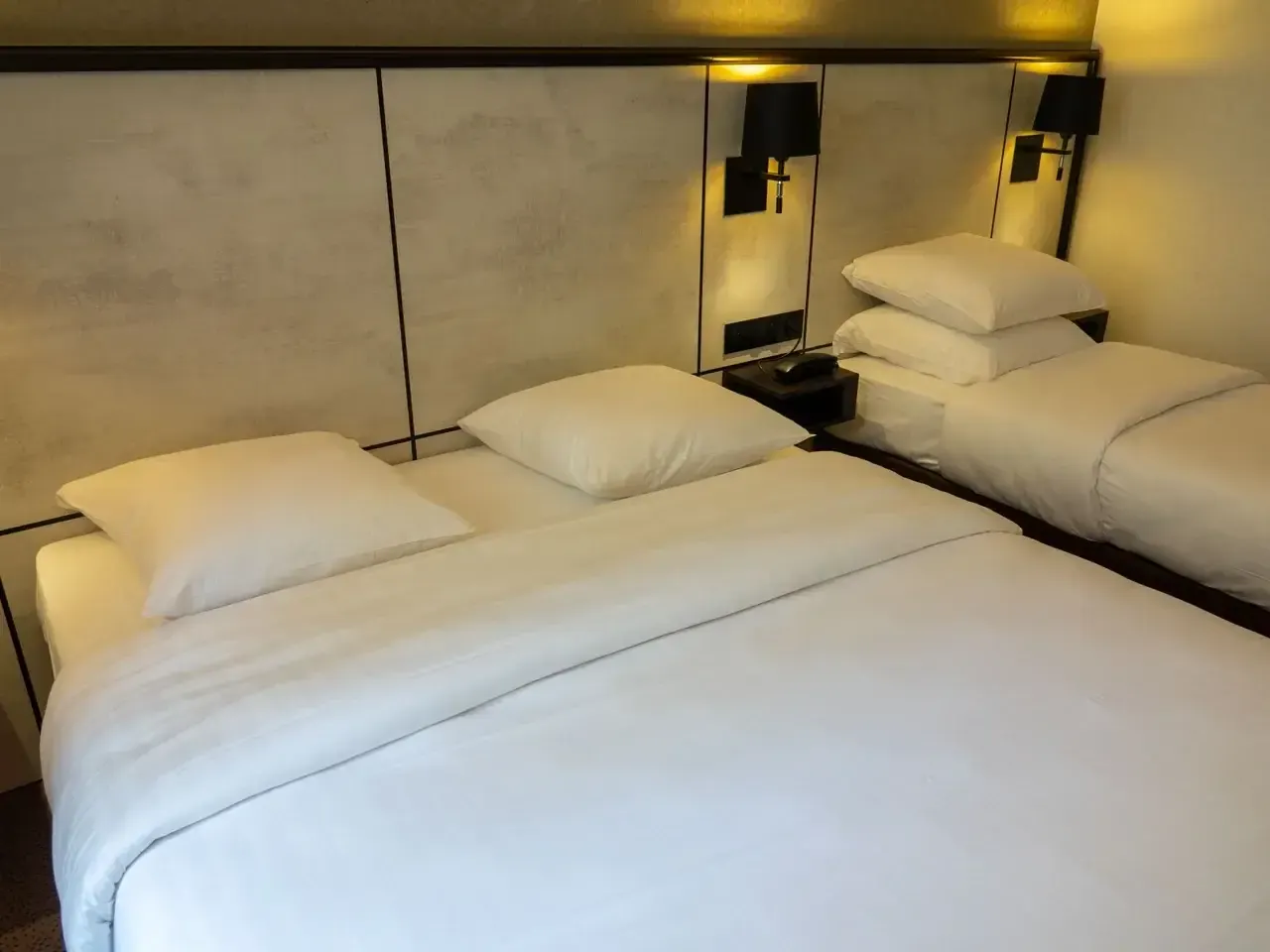 Triple kamer in Hotel la Maison Montparnasse, Parijs