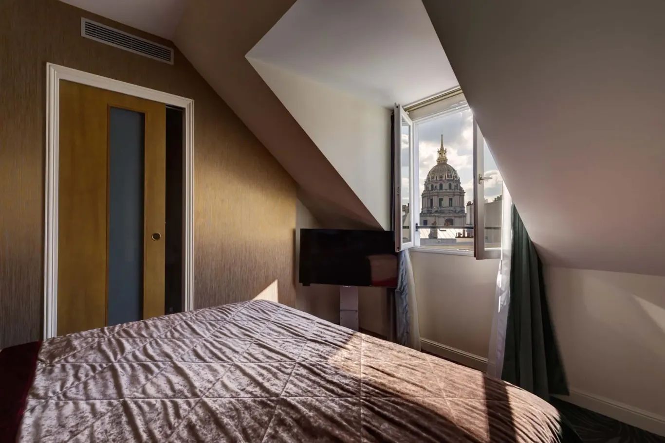 Hôtel Muguet in Parijs, chambre romantique avec vue