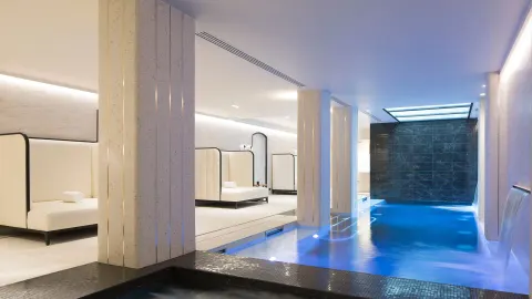 Le Narcisse Blanc Hôtel & Spa in Parijs