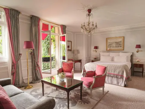 Plaza Athénée in Parijs, kamer