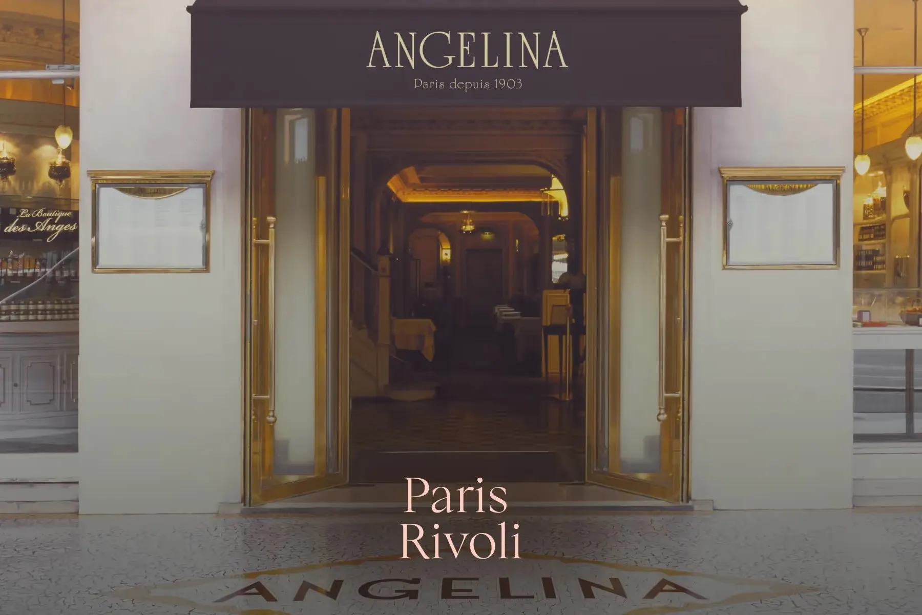 De gevel van Angelina aan de Rue de Rivoli in Parijs