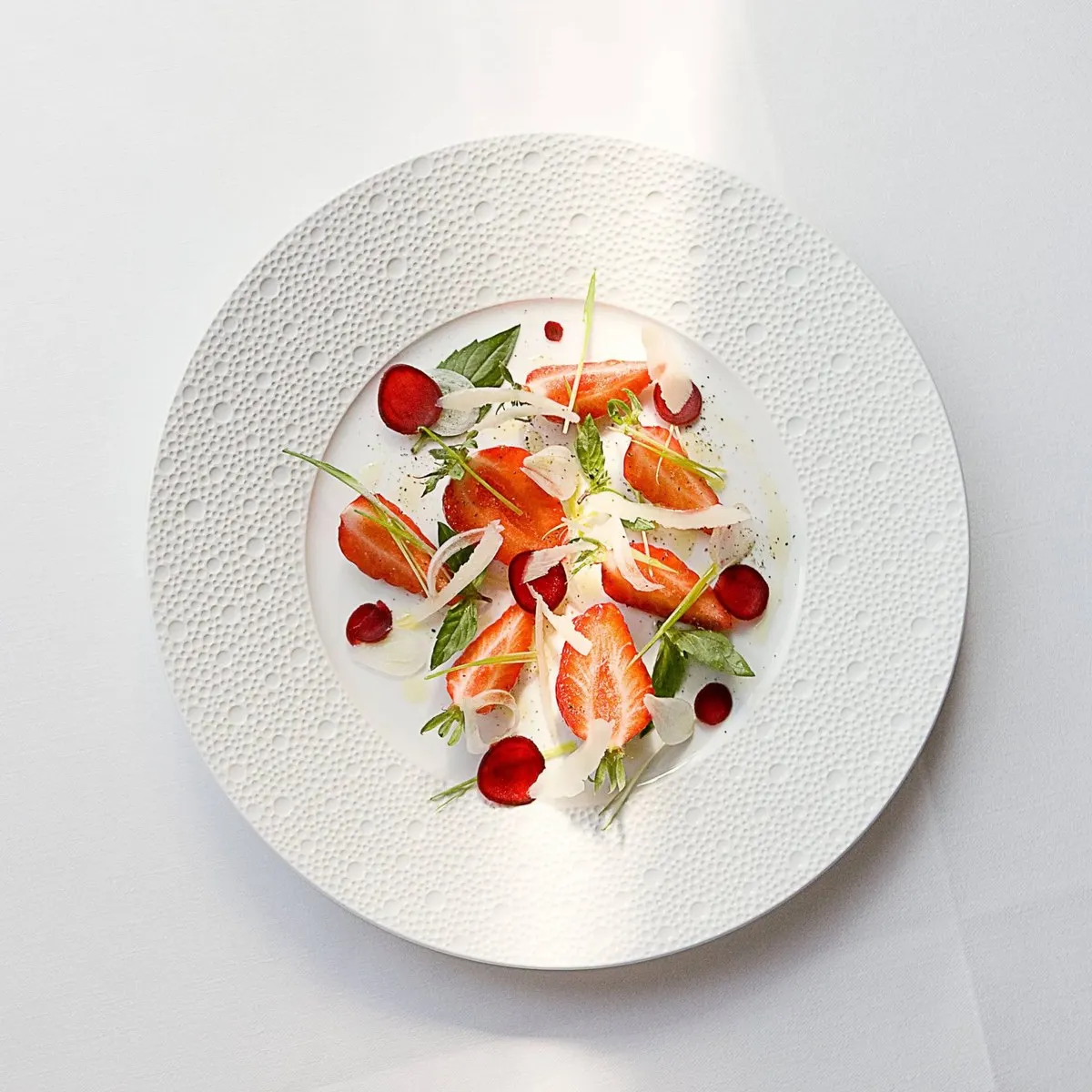 Gerecht met groenten bij restaurant Arpege in Parijs