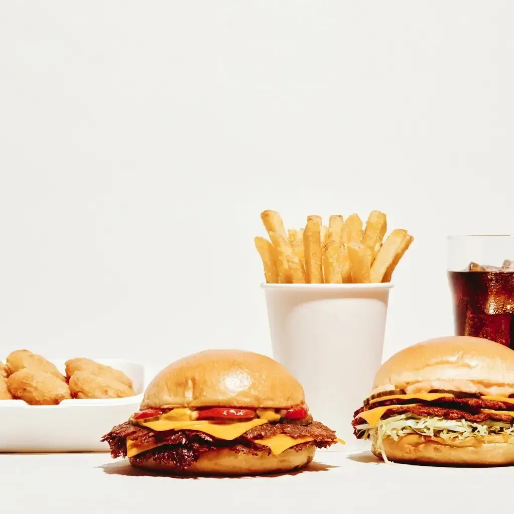 Smashburger met friet bij Dumbo in Parijs