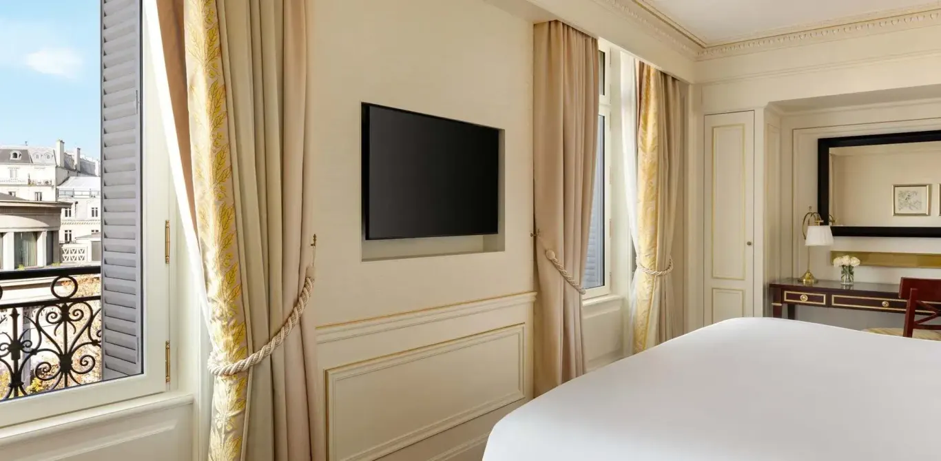 Junior Suite in Shangri-La Paris, Parijs