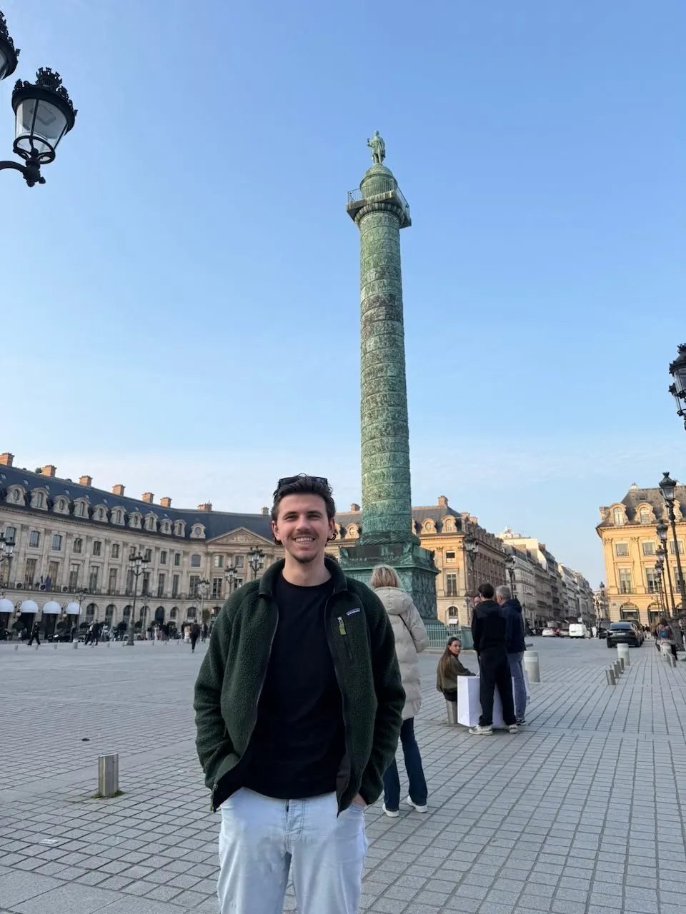 Kjetill van parijstips.nl op de Place Vendôme